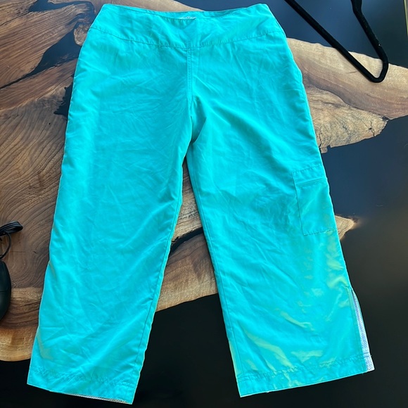 Vintage Lululemon crop pants, size 8. - Picture 1 of 16